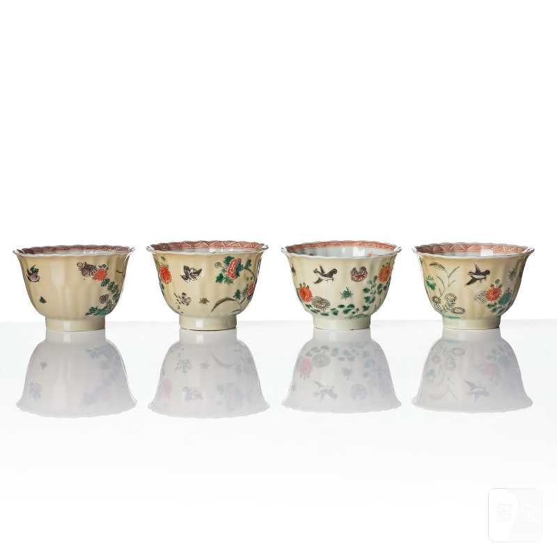 A set of four famille verte and cups with stands, - 图5